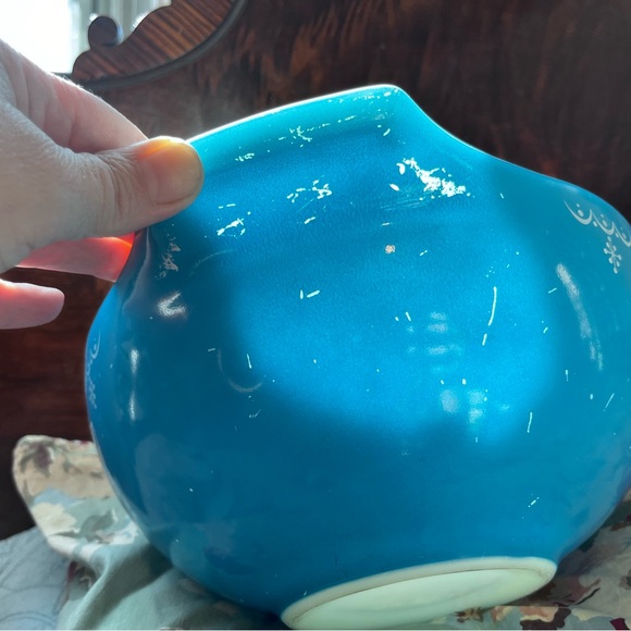 Vintage teal/blue Pyrex 4qt Cinderella bowl #444 - Picture 5 of 7